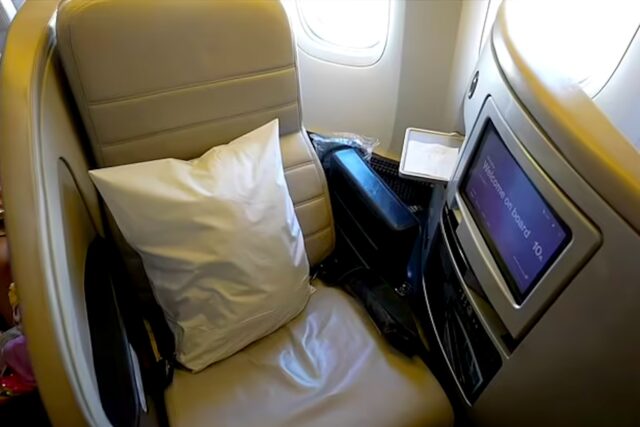 Beware The ‘Weirdest, Most Awkward’ Business Class Layout In The World